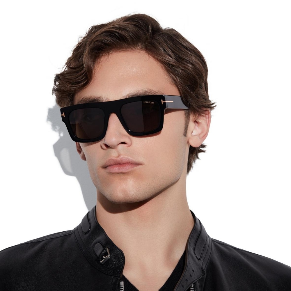 Tom Ford 🖤 RENEE Sunglasses- FT 0847 Shiny Black/Grey Shaded 52/21/140 - Picture 5 of 10
